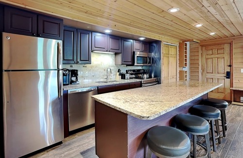 Snowmass Village Condo | 🌲Timberline A3D Deluxe 2-Bedroom + Loft ~ 3/bath ~Hot Tub~Pool~WiFi~Ski-in/out~Local Shuttle🌲