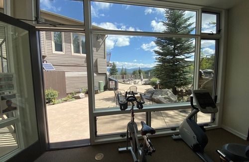 Snowmass Village Condo | 🌲Timberline B2A Deluxe 3-Bedroom ~Hot Tub~Pool~WiFi~Ski-in/out~Local Shuttle🌲