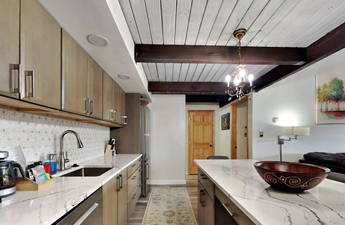 Snowmass Village Condo | 🌲Timberline B3C Deluxe 1-Bedroom + Loft ~Hot Tub~Pool~WiFi~Ski-in/out~Local Shuttle🌲