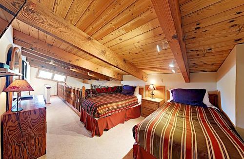 Snowmass Village House | Timberline Condominiums 2 Bedroom plus Loft 3 Bath Deluxe Unit B3H