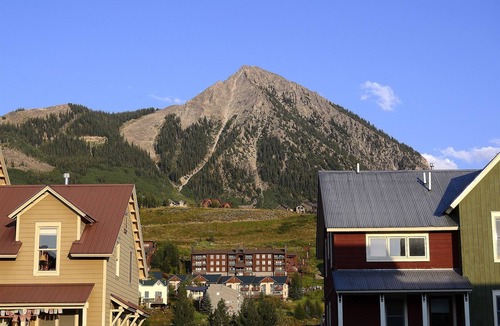 Crested Butte House | Tincup Cottage/4 Bedroom Home close to the Resort! 10 Sec Walk to Shuttle!