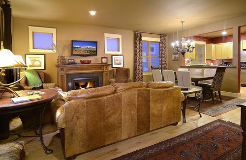 Crested Butte House | Tincup Cottage/4 Bedroom Home close to the Resort! 10 Sec Walk to Shuttle!