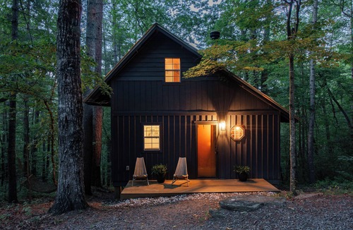 Wiley Cabin | Tiny Cabin - Perfect Mountain Getaway - Clayton GA