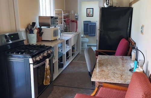 Honokaa Condo | Tiny home Container Nature Homestead Farm Retreat