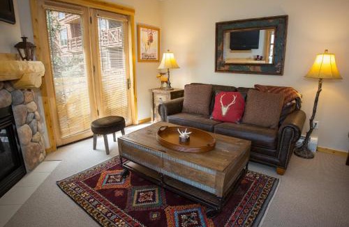 Copper Mountain Village Apartment | TM316 Tucker Mountain Lodge condo