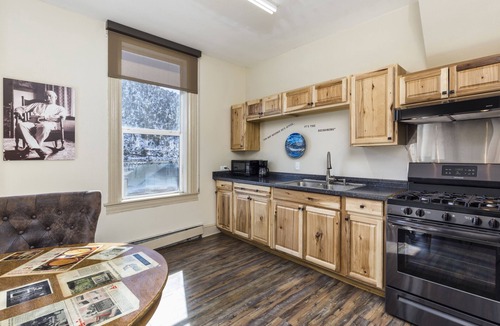 New Castle Condo | Tombstone at the Ore House Inn
