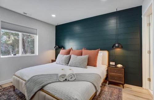 West Colorado Springs House | Tonka Heights Remodeled Oasis BBQ Hot Tub