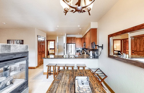 Copper Mountain Village Condo | Top-floor condo with balcony, mountain views & hot tubs - walk to lifts