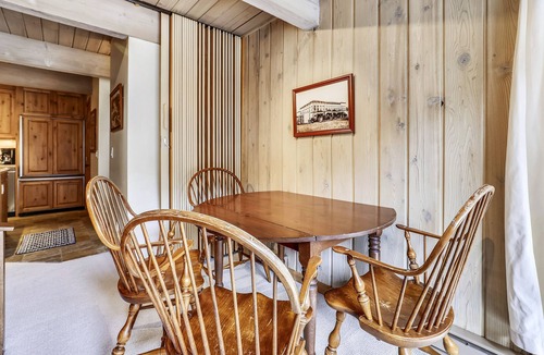 Downtown Condo | Top Floor Condo w/Mountain Views & Charm