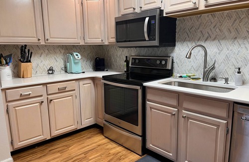Glenwood Grove - North Iris Condo | Top-floor Condo with Mountain Views