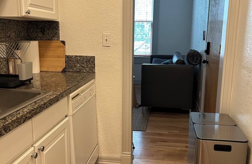 Uptown Apartment | Top floor Uptown apartment!nPet friendly in a lively neighborhood