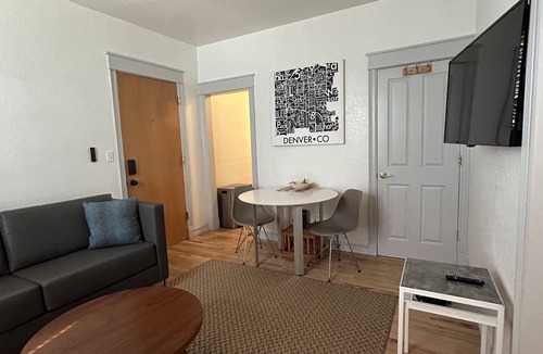 Uptown Apartment | Top floor Uptown apartment!nPet friendly in a lively neighborhood