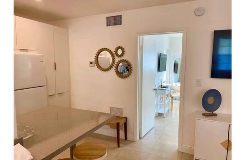 Key Biscayne Condo | Totally Updated unit 5 min from the beach. You’ll love it !