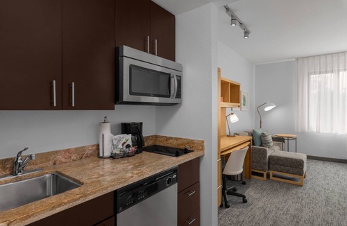 Gateway Hotel | TownePlace Suites by Marriott Denver Airport at Gateway Park