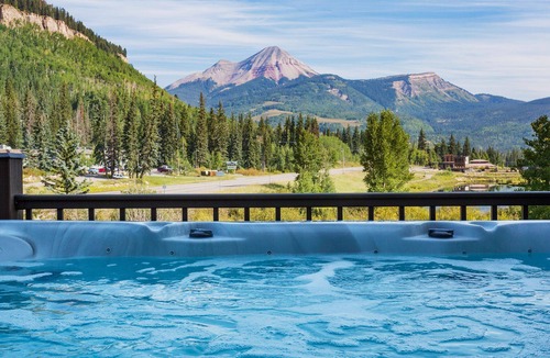 Purgatory House | Townhome Across from Purg- Awesome Unobstructed Views/Deck/Private Hot Tub