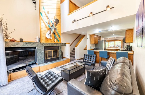 Warrior's Mark House | Townhouse, on bus route, quiet location