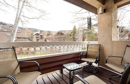 Steamboat Springs Condo | TR1211 | Phenomenal Mtn Getaway | Close to Skiing | Hot Tubs | Winter Shuttle