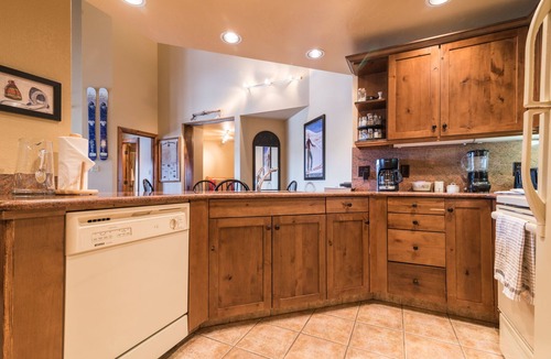 Steamboat Springs Condo | TR1301 | Layout with Loft and Den | Beautiful Décor | Winter Shuttle | Hot Tubs