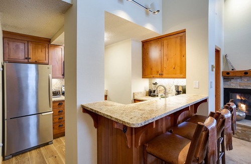 Steamboat Springs Condo | TR1303 | Great Layout | 10 Hot Tubs | Winter Shuttle | Close to Slopes | 4 Pools