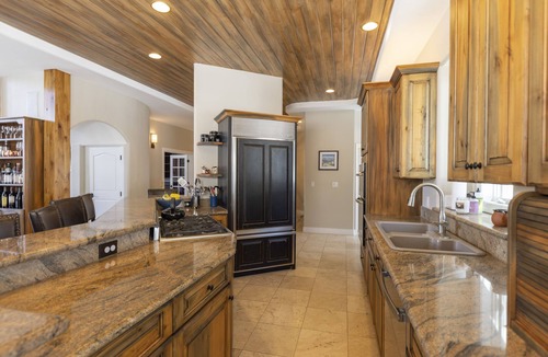 Historic District House | Trail walk to town, Panoramic views of Breck Resort, Hot tub, Elegant Finishes!