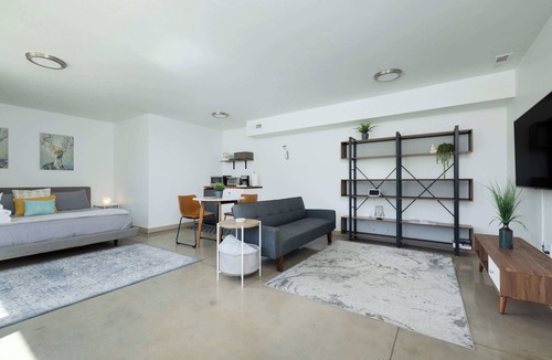 Westbrook Meadows Apartment | Trailside Studio Near Downtown and Mt Bachelor