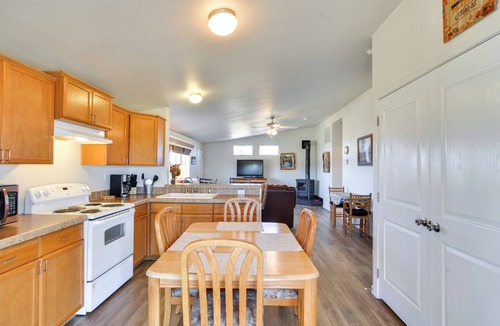 Hartsel Cabin | Tranquil Cabin Getaway w/Panoramic Mtn View!
