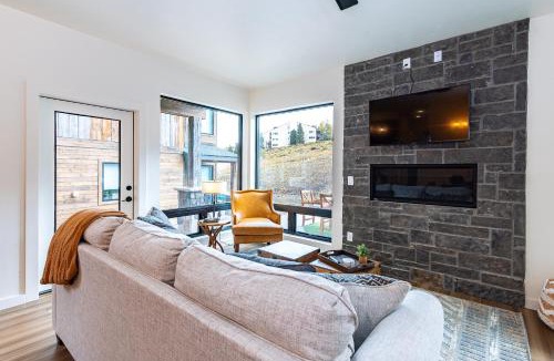 Silvercreek House | Tranquil Getaway Granby, Colorado by StayLage