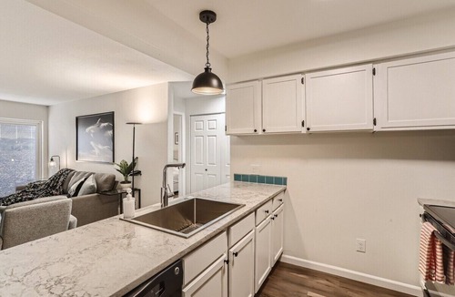 Aurora Apartment | Travelers Home Away Haven: Long stay discounts
