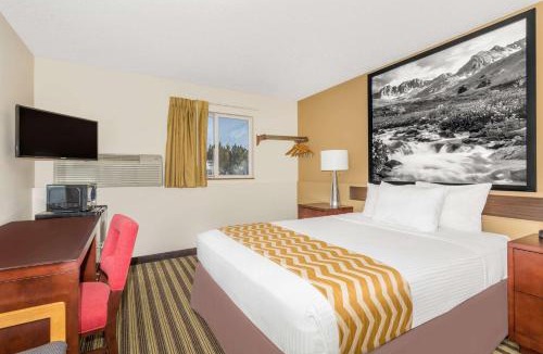 Loveland Hotel | Travelodge by Wyndham Loveland/Fort Collins Area