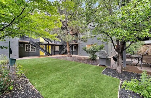 Englewood Apartment | Trendy 1/1 Wlkble &Purple Mttrss