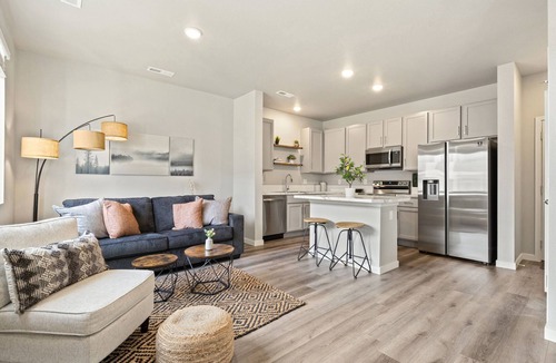 Ault House | Trendy Townhome 20 minutes to Fort Collins, Greeley, and Windsor
