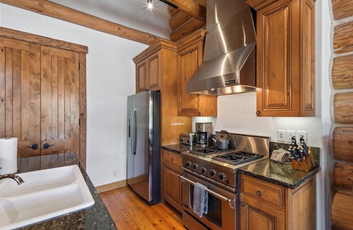 Mountain Village House | TRISTANT 108- Luxurious Log Cabin Townhome with Ideal Location