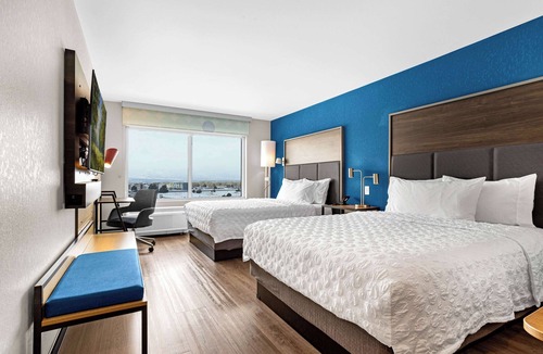 Southeast Colorado Springs Hotel | Tru By Hilton Colorado Springs Airport