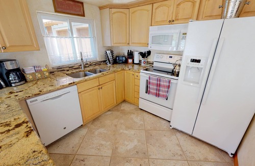 Vail House | True Bavarian Chalet-Lower Level with Private Hot-Tub ! amazing Mountain View’s
