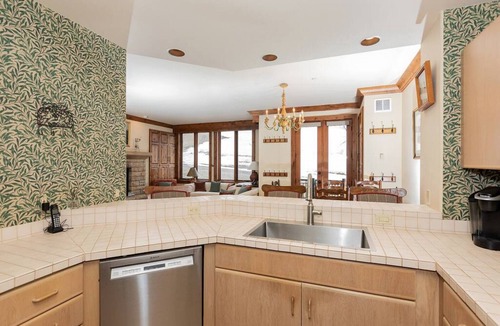 Highlands Townhomes Apartment | True Ski-In/Out Beaver Creek getaway!