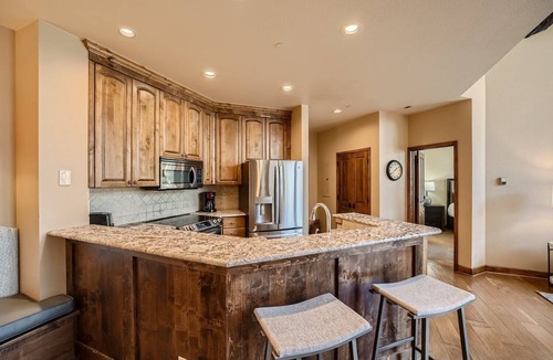 Highlands Townhomes Condo | True Ski-In/Ski-Out with 2 Primary Bedrooms- Highlands