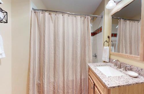 Copper Mountain Village Apartment | Tucker Mountain Lodge 321