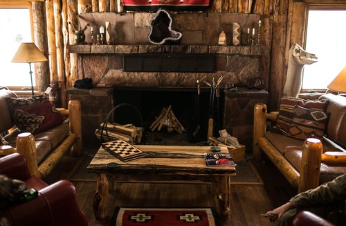 Pitkin County House | Twin Room : Beyul Retreat