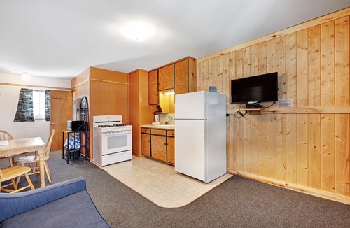 South Fork Cabin | Two Comfortable Cabins in the Heart of South Fork with Firepit & WiFi -Dogs OK