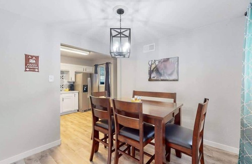 Jewell Heights - Hoffman Heights House | Two KIng Beds family home near Anschutz Med/VA