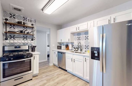 Jewell Heights - Hoffman Heights House | Two KIng Beds family home near Anschutz Med/VA
