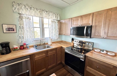 Cedar Key House | Two Waterfront Cottages in Cedar Key Amazing View!