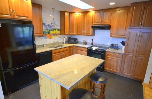 Carriage Hills House | Tyrolean - 4 bedroom home with Hot Tub