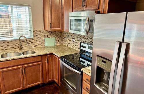 Jewell Heights - Hoffman Heights House | Ultimate Furnished Rental-Centrally Located