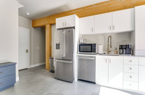 Redlands House | Unique Grand Junction Guest Suite w/Gas Fire Pit!
