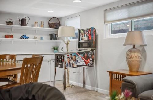 Berkley House | Unique & Spacious House Steps From Regis
