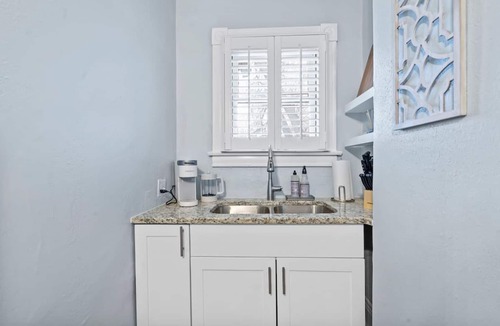 Central Colorado Springs Apartment | Unit 1 - 431 N Wahsatch Ave, COS · Heart of Downtown COS, Mountain Views, 1890s Home!