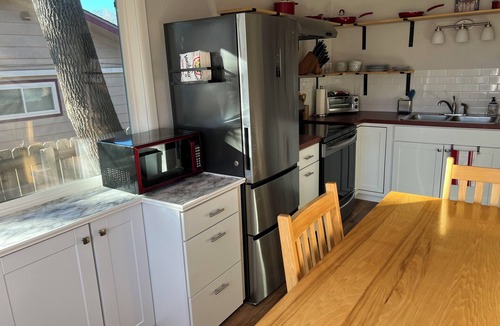 Lafayette Apartment | Updated 2-bedroom 1bth apartment near downtown Lafayette with WiFi, AC