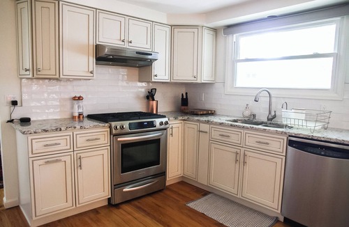 Longmont House | Updated 4 Bedroom Home Near Stunning Lake Cozy Fire Pit 40 Mins from RMNP