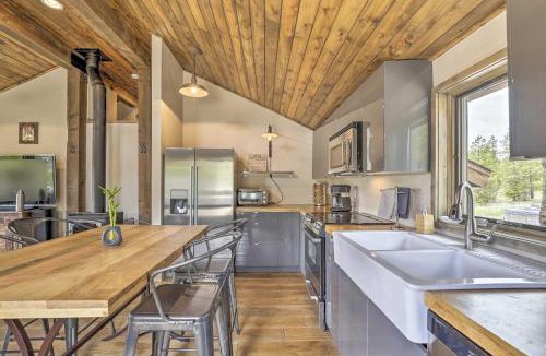 Tabernash House | Updated Cabin with Hot Tub about 11 Mi to Winter Park!
